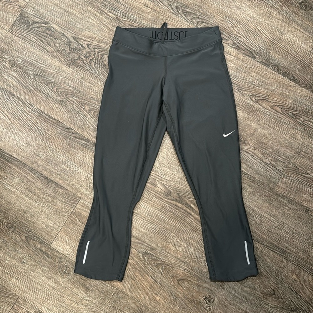Nike dry fit size small gray Capri leggings
